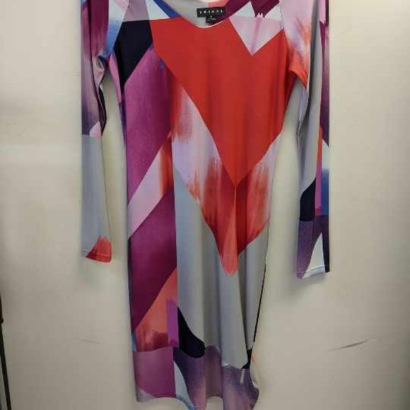 Trtibal Dress - Picture 2 of 2